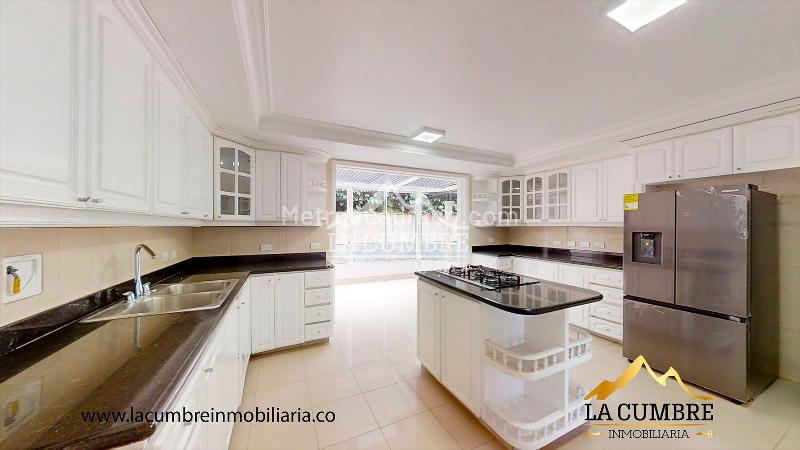 Casa de 4 Alcobas en Unidad Cerrada en El Poblado San Lucas - 7