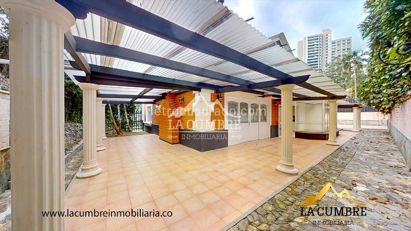 Casa de 4 Alcobas en Unidad Cerrada en El Poblado San Lucas - 9