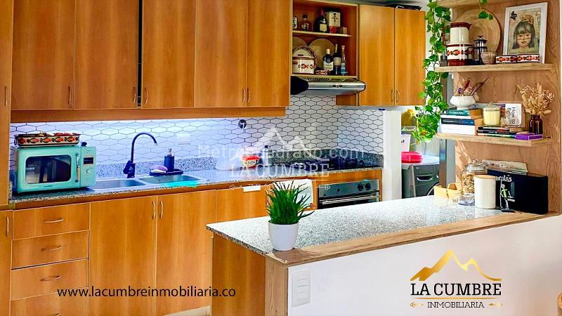 3BR Apartment with Double Covered Parking in Los Balsos - 3
