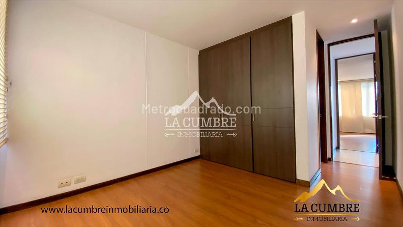 Apartamento de 3 Alcobas con Doble Parqueadero Cubierto y Piscina en Los Parra, El Poblado - 7