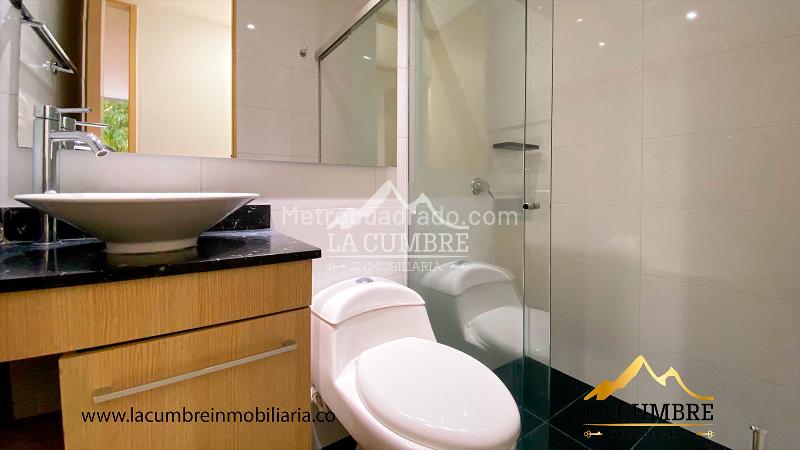 Apartamento de 3 Alcobas en Alquiler en Los Balsos, El Poblado - 6