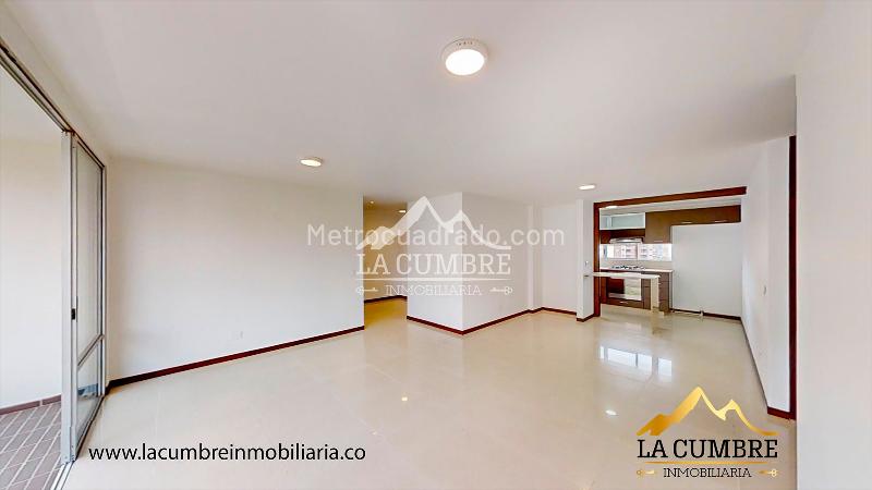 Stylish 3BR Apartment with Pool in Los Balsos
