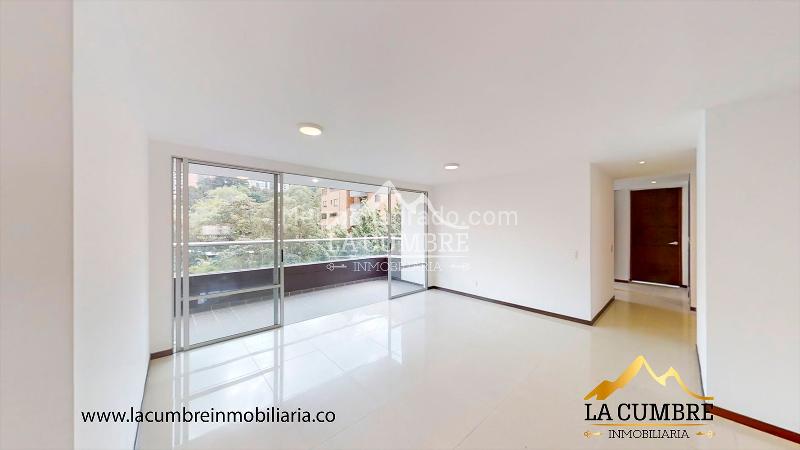 Stylish 3BR Apartment with Pool in Los Balsos - 2