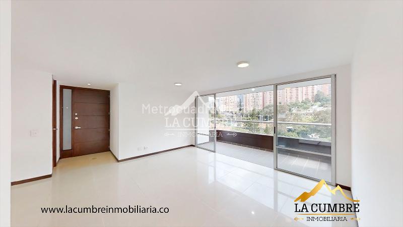 Stylish 3BR Apartment with Pool in Los Balsos - 5
