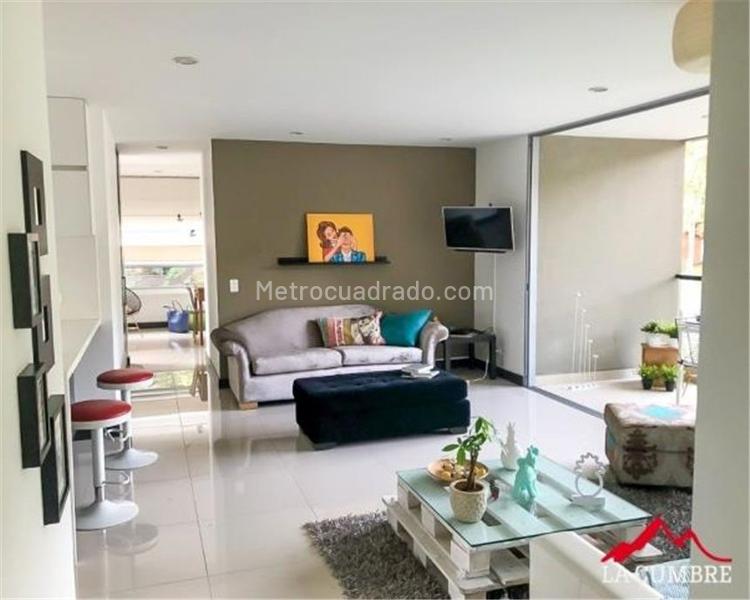 2BR Apartment with 3 Baths in El Poblado Los Balsos - 2