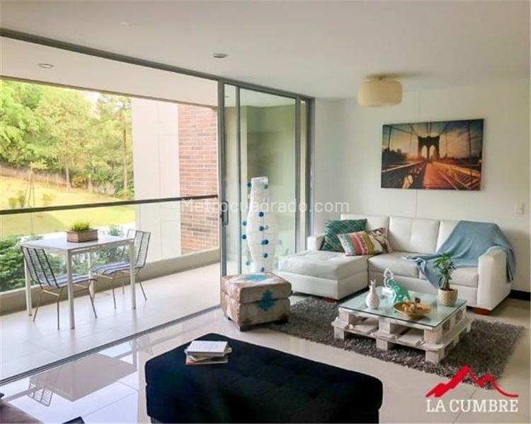 Apartamento de 2 Alcobas con 3 Baños en El Poblado Los Balsos