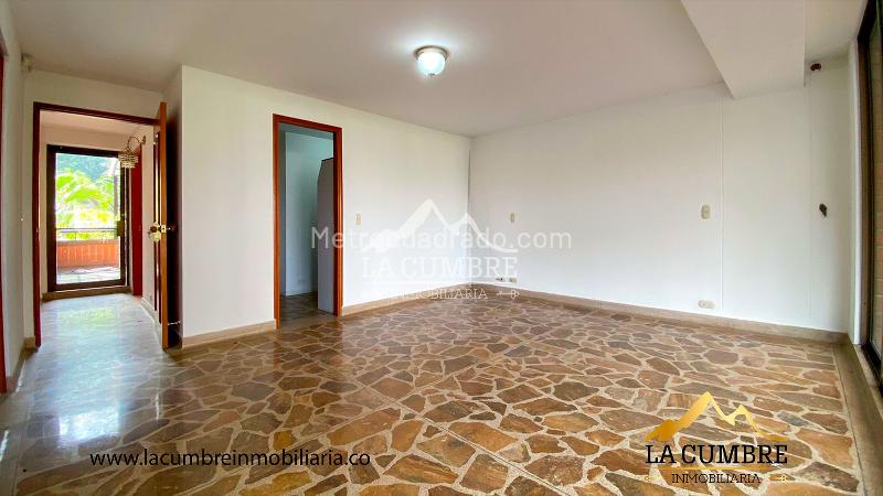 3BR Apartment with Double Parking in Los Balsos (El Poblado) - 2