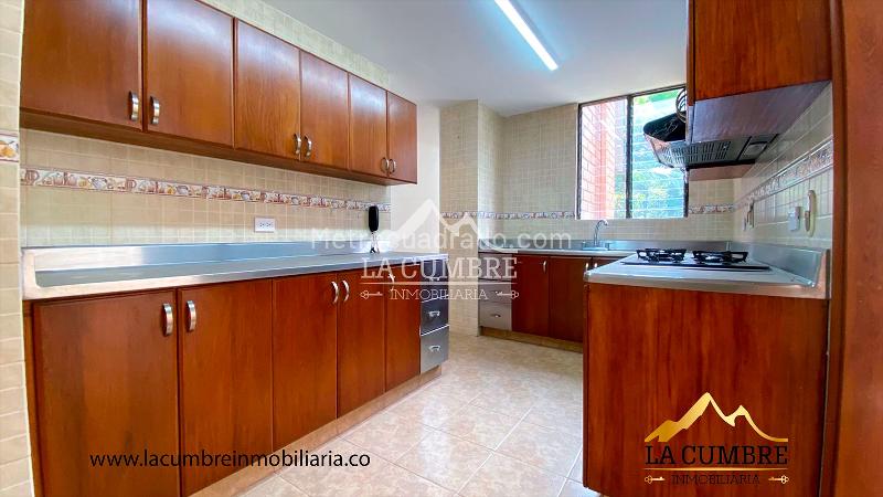 3BR Apartment with Double Parking in Los Balsos (El Poblado) - 4
