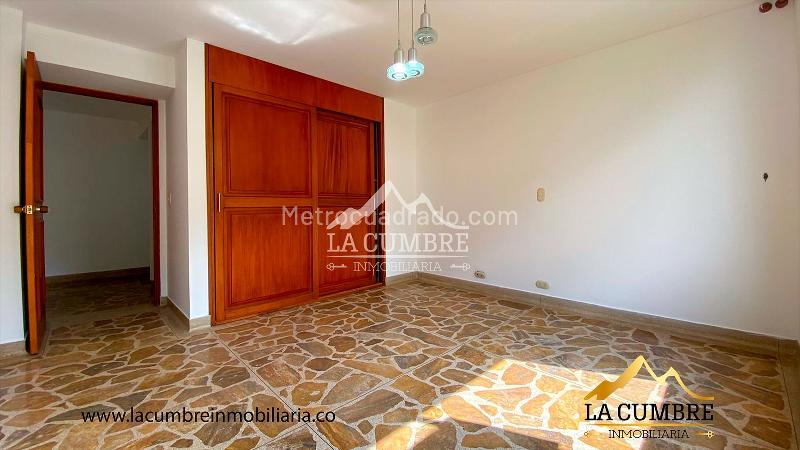 3BR Apartment with Double Parking in Los Balsos (El Poblado) - 9