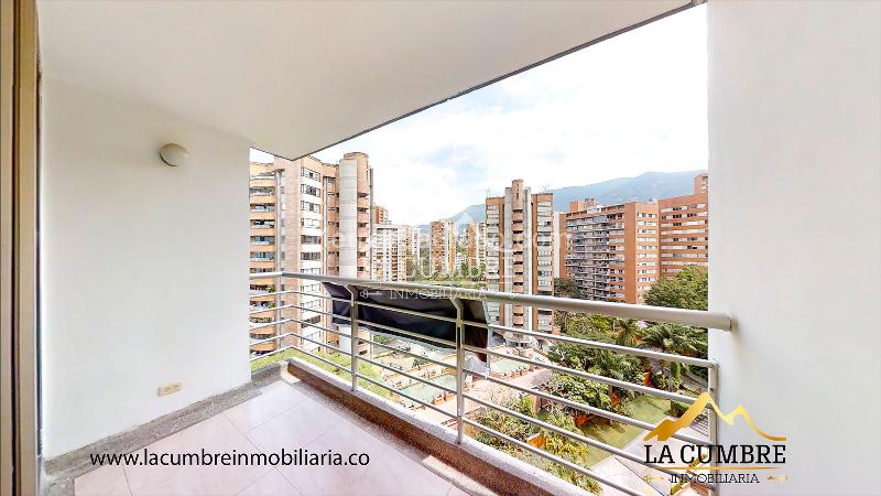 3BR Apartment with Double Covered Parking in Los Balsos, El Poblado - 7