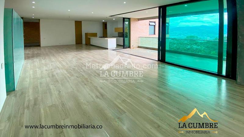 Apartamento Estiloso de 3 Alcobas en Los Balsos - 3