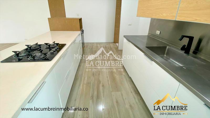 Apartamento Estiloso de 3 Alcobas en Los Balsos - 7
