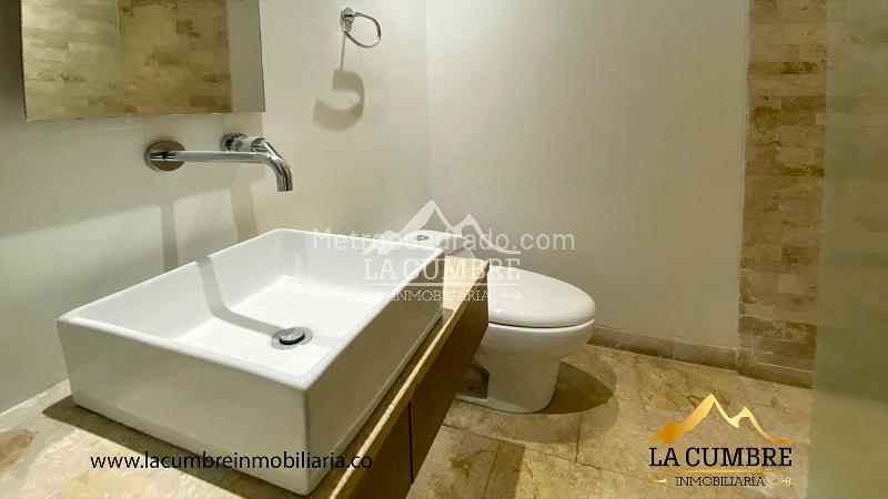 Apartamento Estiloso de 3 Alcobas en Los Balsos - 9