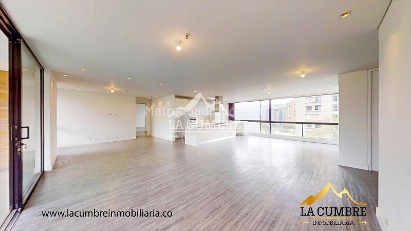 Spacious 3BR Apartment in El Poblado Los Balsos