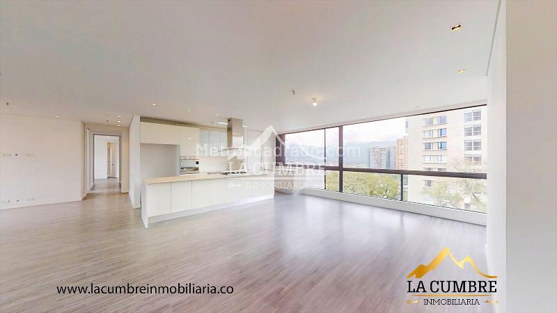 Spacious 3BR Apartment in El Poblado Los Balsos - 3