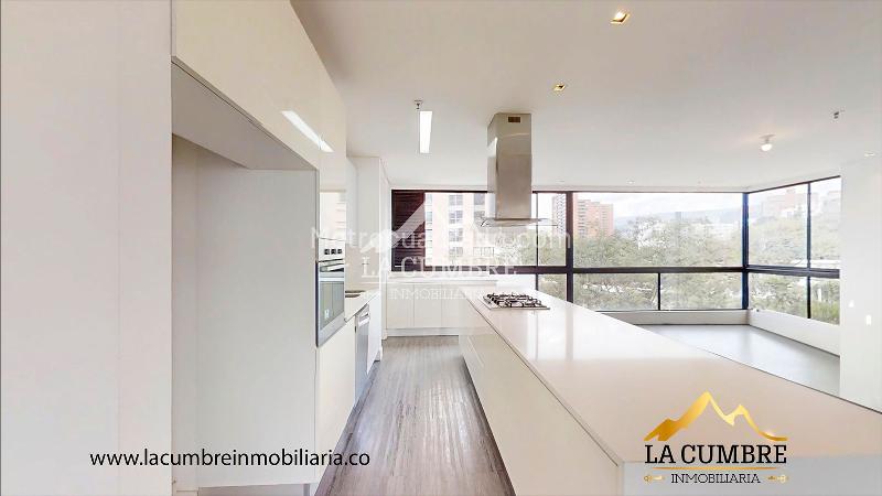 Spacious 3BR Apartment in El Poblado Los Balsos - 6