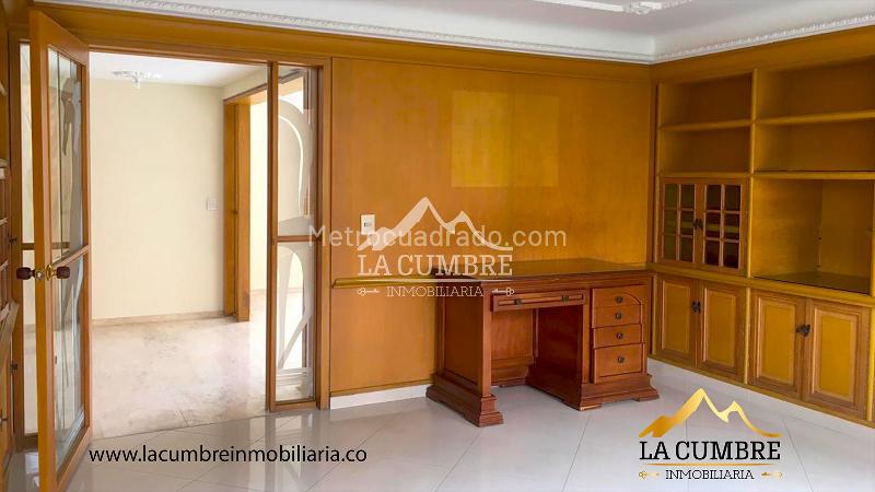 Apartamento de Lujo de 4 Alcobas con Amenidades en El Poblado - 9