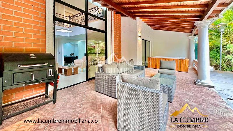 Casa Amplia de 4 Alcobas en El Tesoro - 8