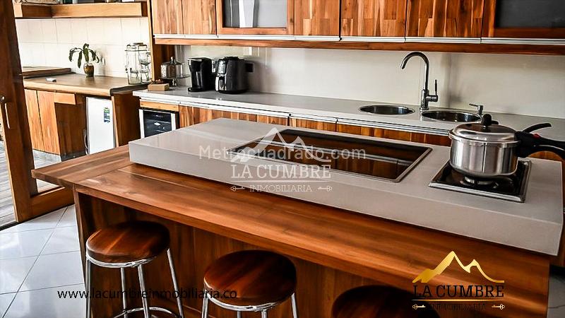 Casa Amoblada de 4 Alcobas con Piscina en El Tesoro - 4