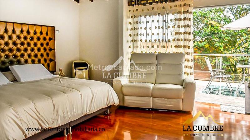 Casa Amoblada de 4 Alcobas con Piscina en El Tesoro - 7