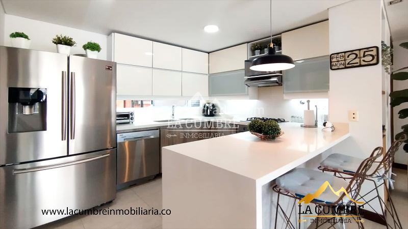 Spacious 2BR Apartment in El Poblado Los Balsos - 6