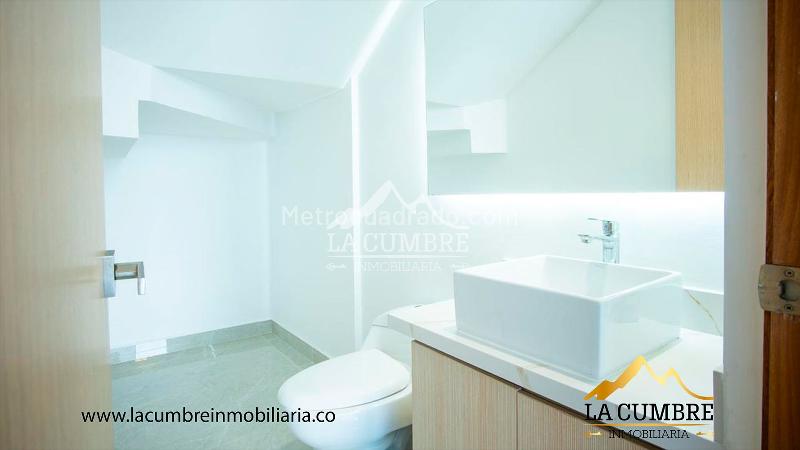Luxurious 3BR Apartment in Poblado Loma de Alejandria - 8