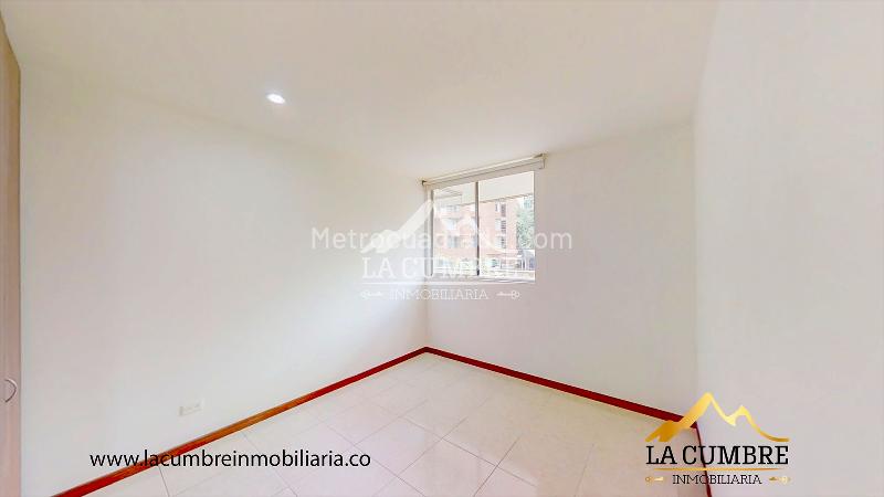 Spacious 4BR Apartment in Castropol - 9