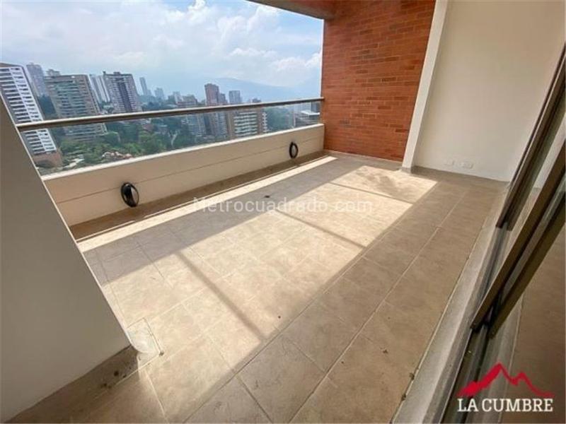 Duplex Penthouse with Pool in La Calera, Poblado - 4