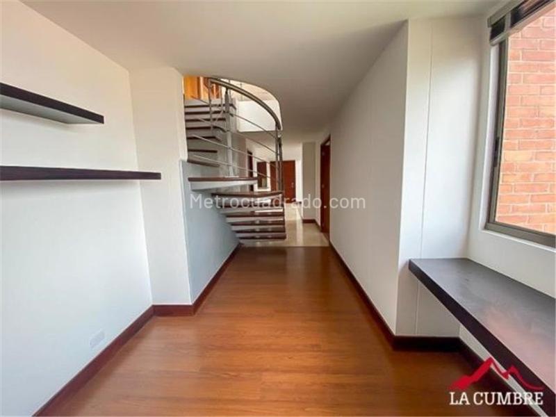 Duplex Penthouse with Pool in La Calera, Poblado - 7