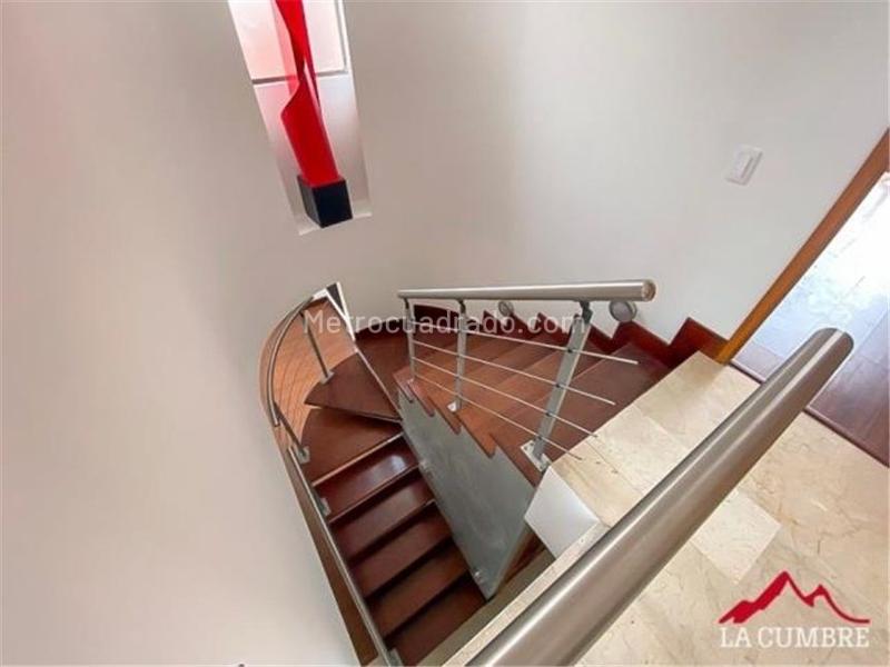 Duplex Penthouse with Pool in La Calera, Poblado - 9