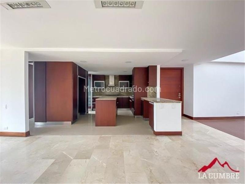 Duplex Penthouse with Pool in La Calera, Poblado - 5