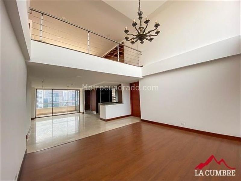 Duplex Penthouse with Pool in La Calera, Poblado - 2