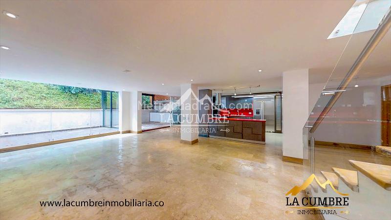 Casa de 4 Alcobas con Jardín en El Poblado San Lucas