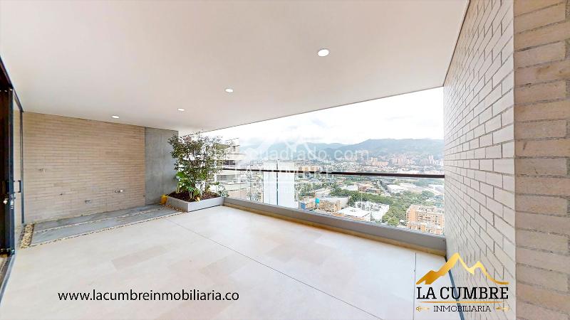 3BR Apartment with 5 Baths in El Poblado Santa María de los Ángeles - 7