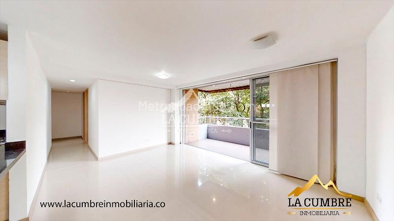 Modern 3BR Apartment with Pool in El Poblado - 4