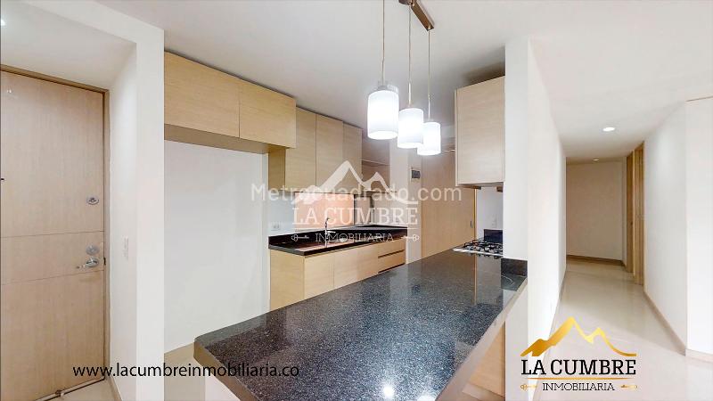 Modern 3BR Apartment with Pool in El Poblado - 5