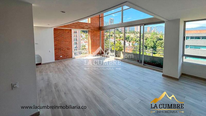 Duplex 2BR Apartment in El Tesoro, El Poblado - 2