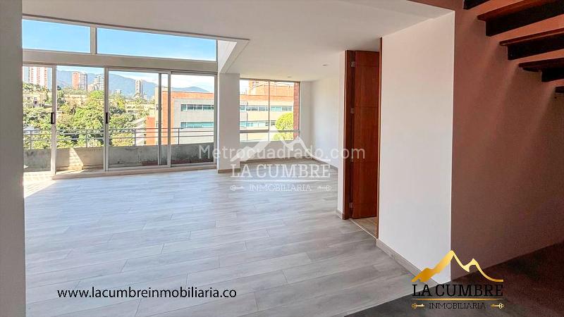 Duplex 2BR Apartment in El Tesoro, El Poblado - 3