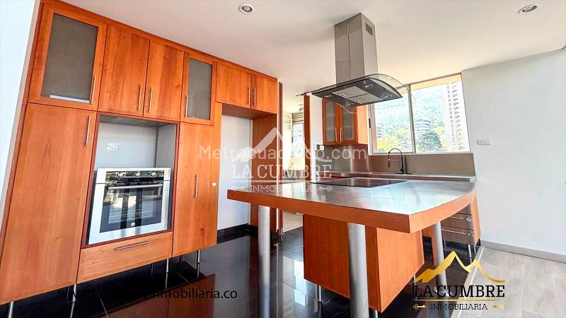 Duplex 2BR Apartment in El Tesoro, El Poblado - 5
