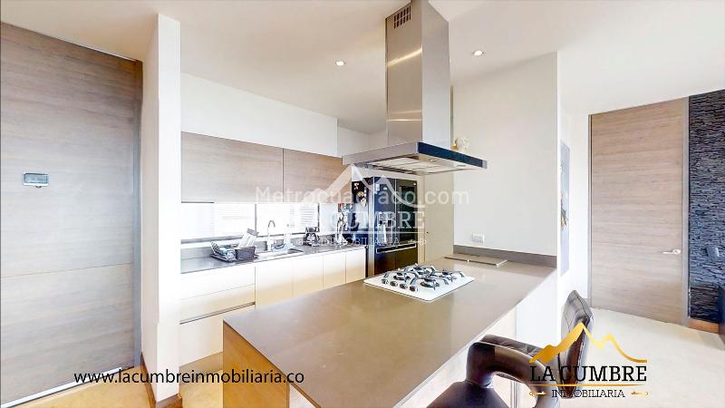 Apartamento de 2 Alcobas con Piscina en San Lucas, El Poblado - 8