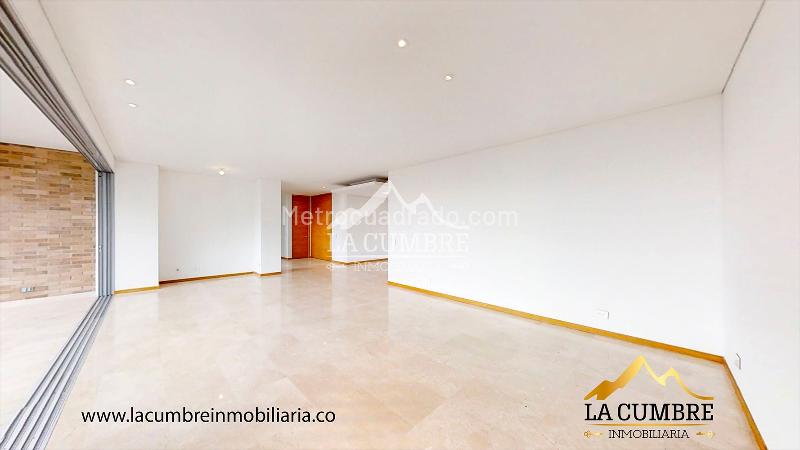 Apartamento de Lujo de 3 Alcobas en Venta en Los Balsos, El Poblado - 2
