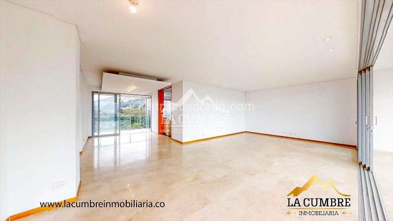 Apartamento de Lujo de 3 Alcobas en Venta en Los Balsos, El Poblado - 4