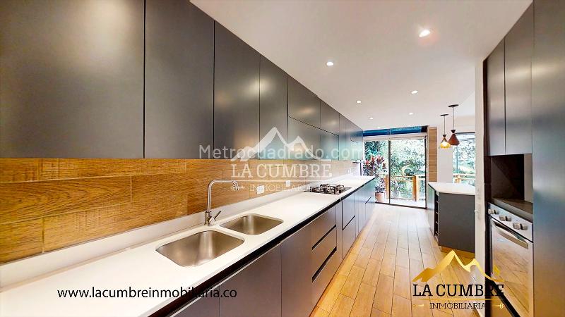 Spacious 4BR House in Los Balsos - 5