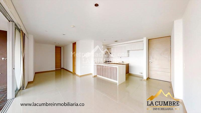 2BR Apartment with Covered Parking and Pool in La Calera, El Poblado - 3