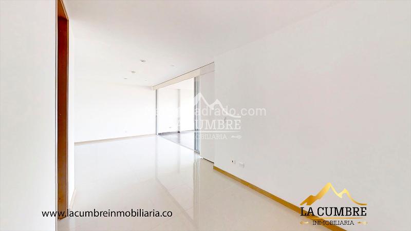 2BR Apartment with Covered Parking and Pool in La Calera, El Poblado - 6