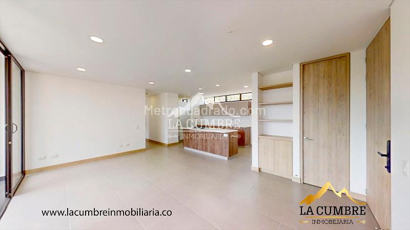 2BR Apartment with Double Covered Parking in La Calera, El Poblado - 2