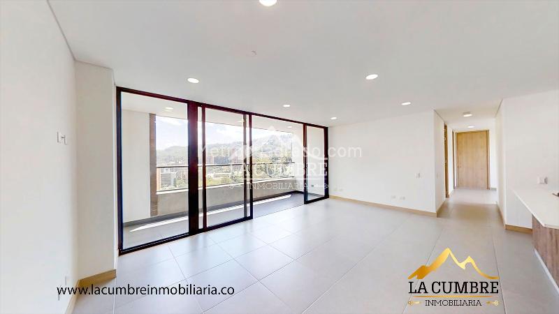 2BR Apartment with Double Covered Parking in La Calera, El Poblado - 3