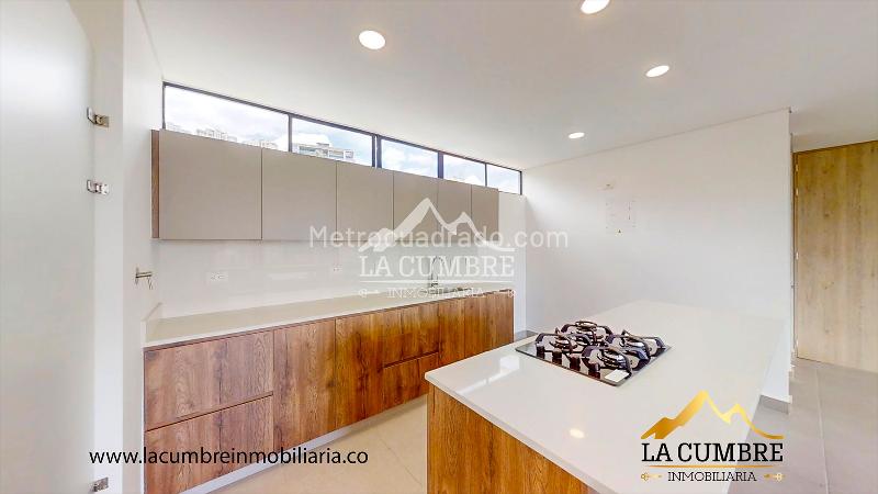 2BR Apartment with Double Covered Parking in La Calera, El Poblado - 5