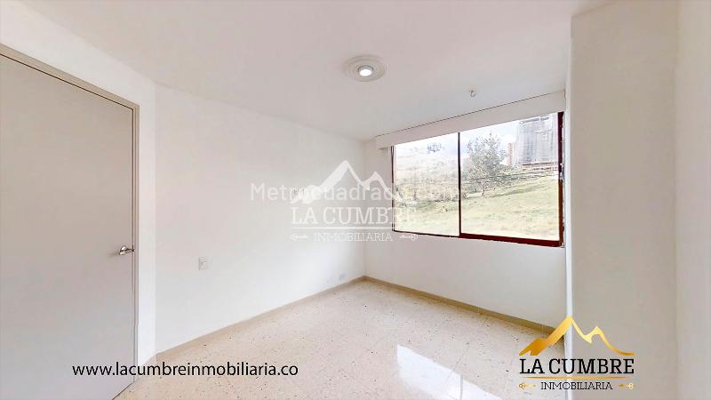 3BR Apartment with Covered Parking in Los Balsos, El Poblado - 9