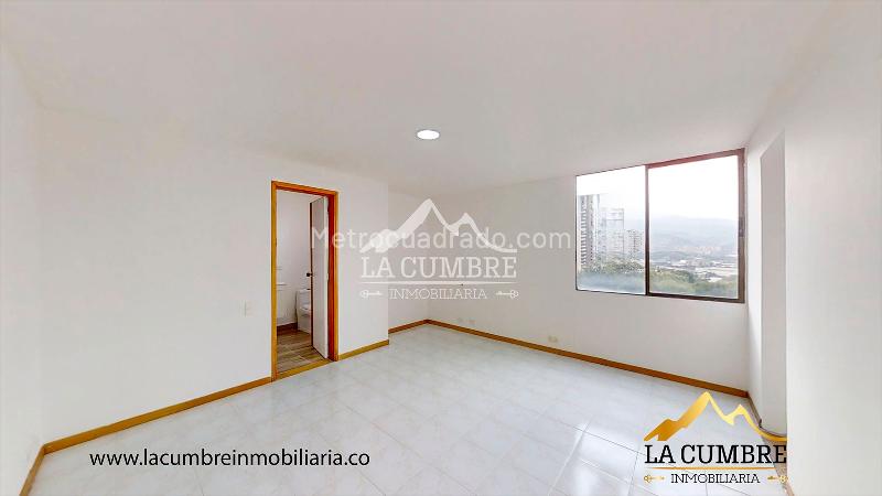 Apartamento de 2 Alcobas con Doble Parqueadero Cubierto en Los Balsos - 8